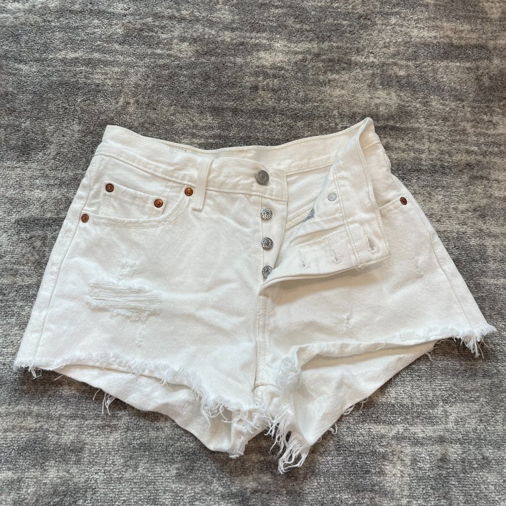 White Levi Strauss Jean Shorts